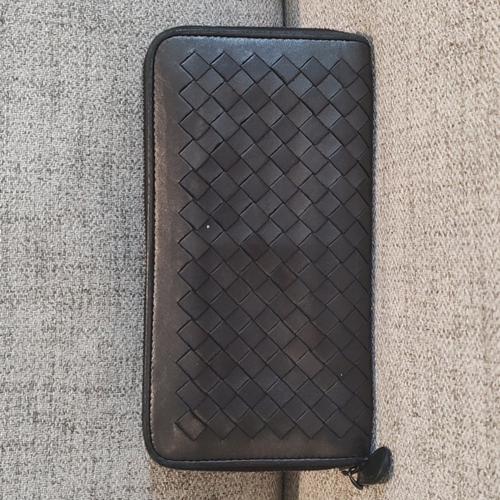 Bottega Veneta Zippy Wallet Metallic Black/Gunmetal Color-Used